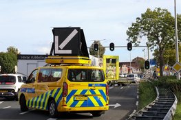 Auto botst op pijlwagen na incident met vrachtwagen op N203 bij Krommenie