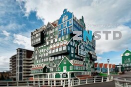 Illegale vreemdelingen aan het werk in winkel