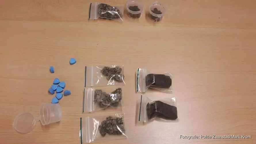 Vriendinnen kiezen &#39;verkeerde Bob&#39;: beschonken bestuurder met drugs in onderbroek