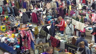 Gezellige vlooienmarkt sporthal Wormer zondag 11 november